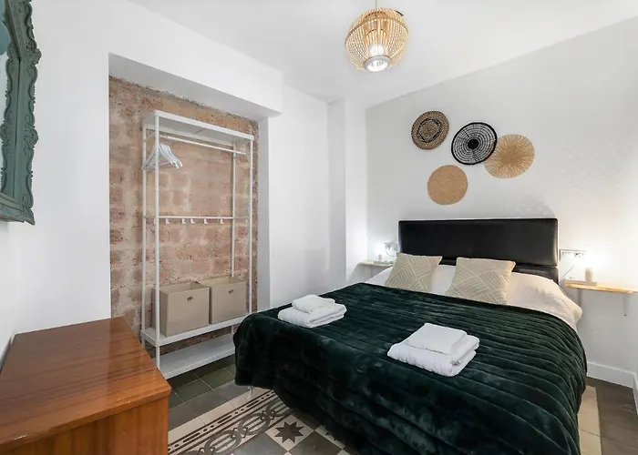 Private Sunny Rooftop House In Malaga Old Town, Walk Everywhere
