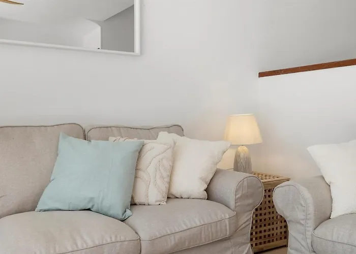 Beautiful Townhouse With Pool & Two Terraces